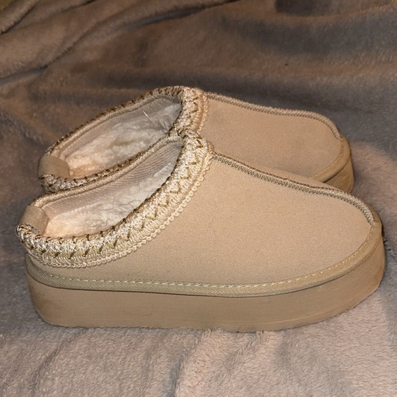 Tazmin Platform Snug Boots Nude - Picture 3 of 3